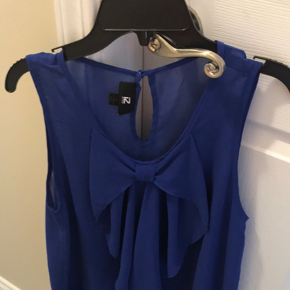 dark blue blouse!